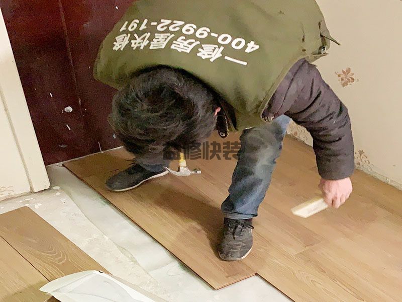 武汉青山区木地板铺贴,厨房改造,墙面翻新