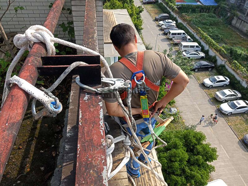 萝岗区马桶漏水怎么办_广州萝岗区厕所坐便器漏水维修公司(图1)