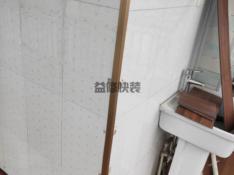 赣州章贡区阳台地板铺贴维修,客厅改造,门窗安装(图1)