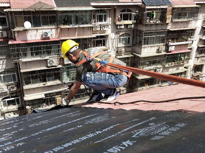 广安市楼顶漏水补漏怎么处理_广安市楼顶漏水补漏电话_广安市楼顶漏水补漏价格(图1)