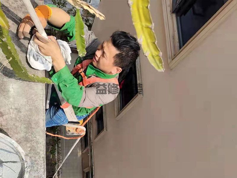 广安岳池县屋顶高空维修,门窗安装,墙面粉刷(图2)