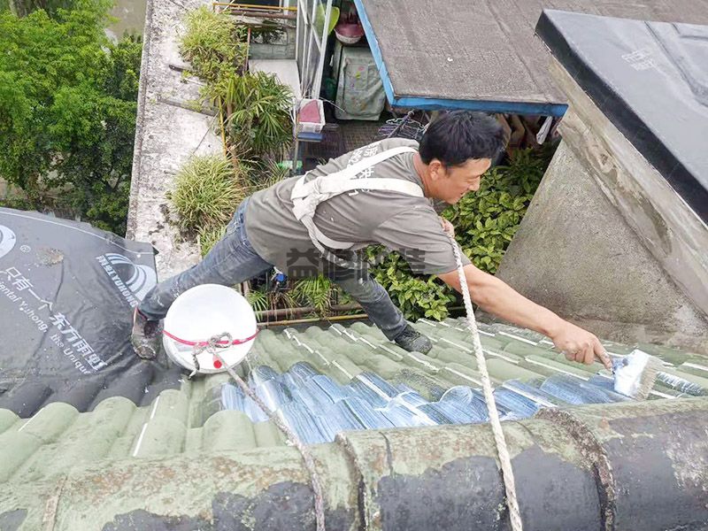 别墅瓦房顶漏雨怎么补，方法没用对可能会白修